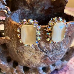 AURORA BOREALIS CRYSTALS AND CREAM MOON GLOW RECTANGULAR STONES.